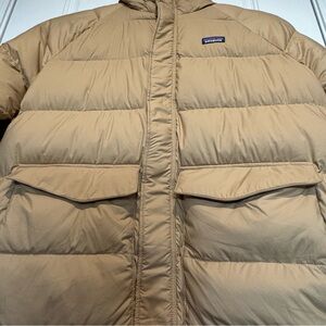 Patagonia Men's Warm DOWN Beige Tan XL Puffer Jacket NWOT, Measurements in Desc.